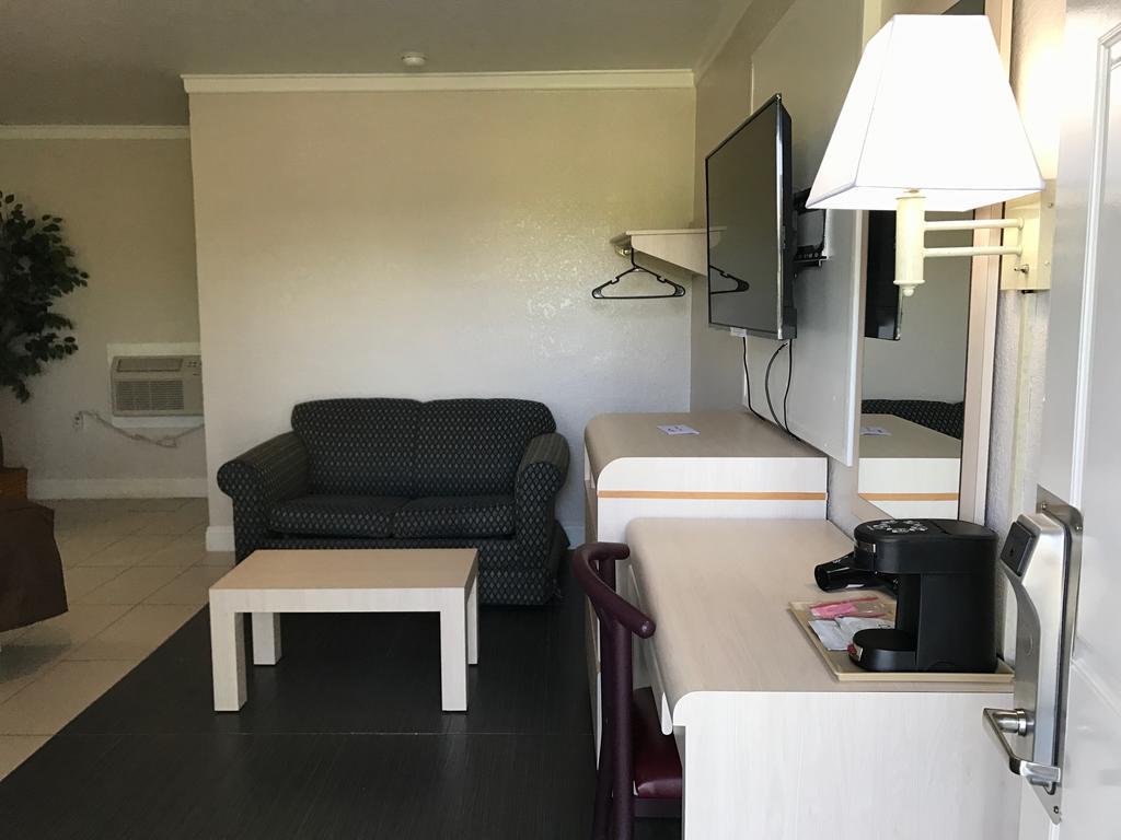 Apollo Inn - Коко Екстер'єр фото